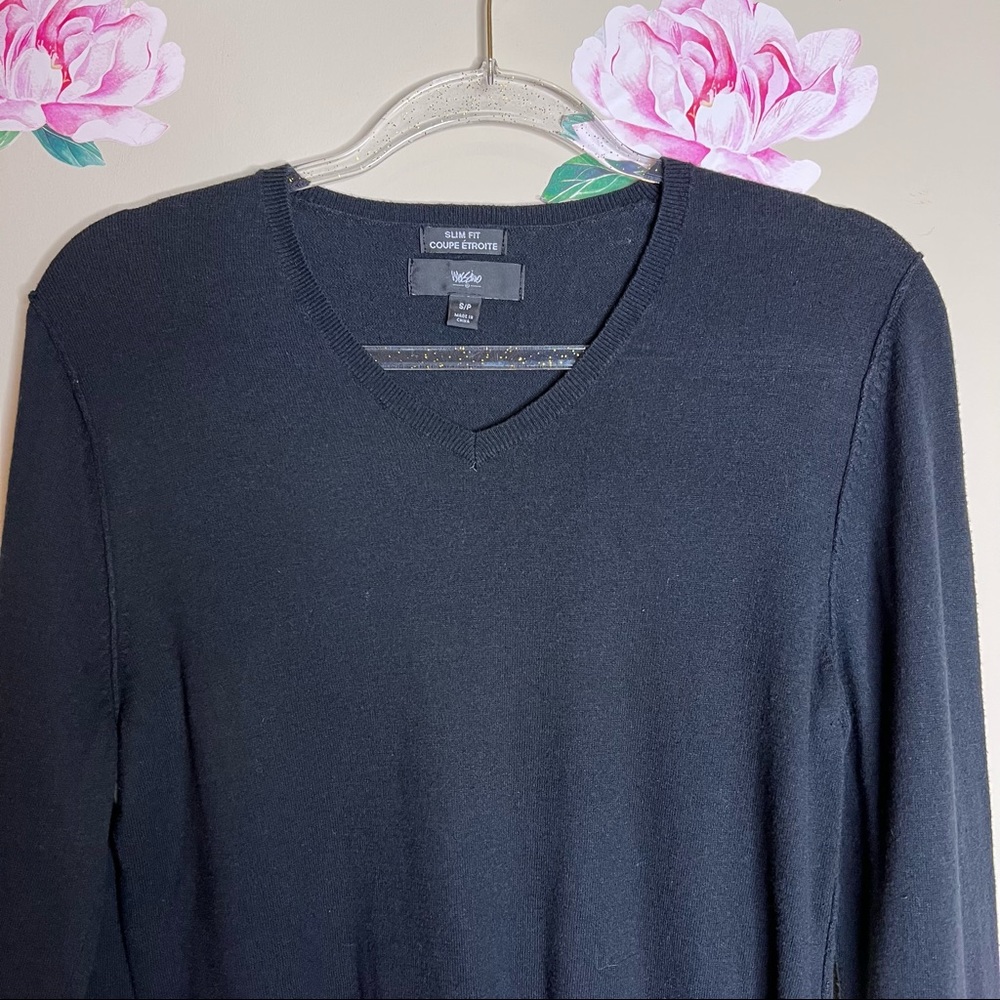 Mossimo Sweater V-Neck.   T-25